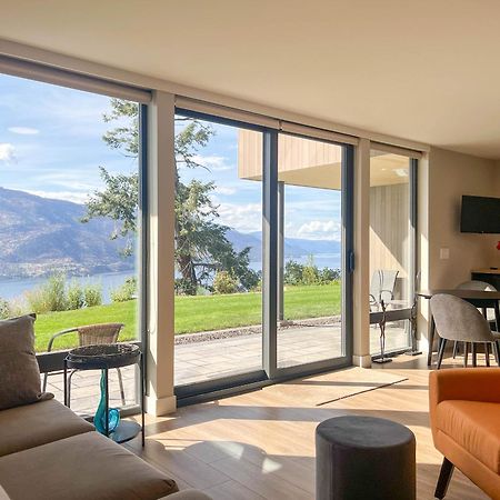 Kelowfornia Lakeview Retreat Kelowna Bagian luar foto