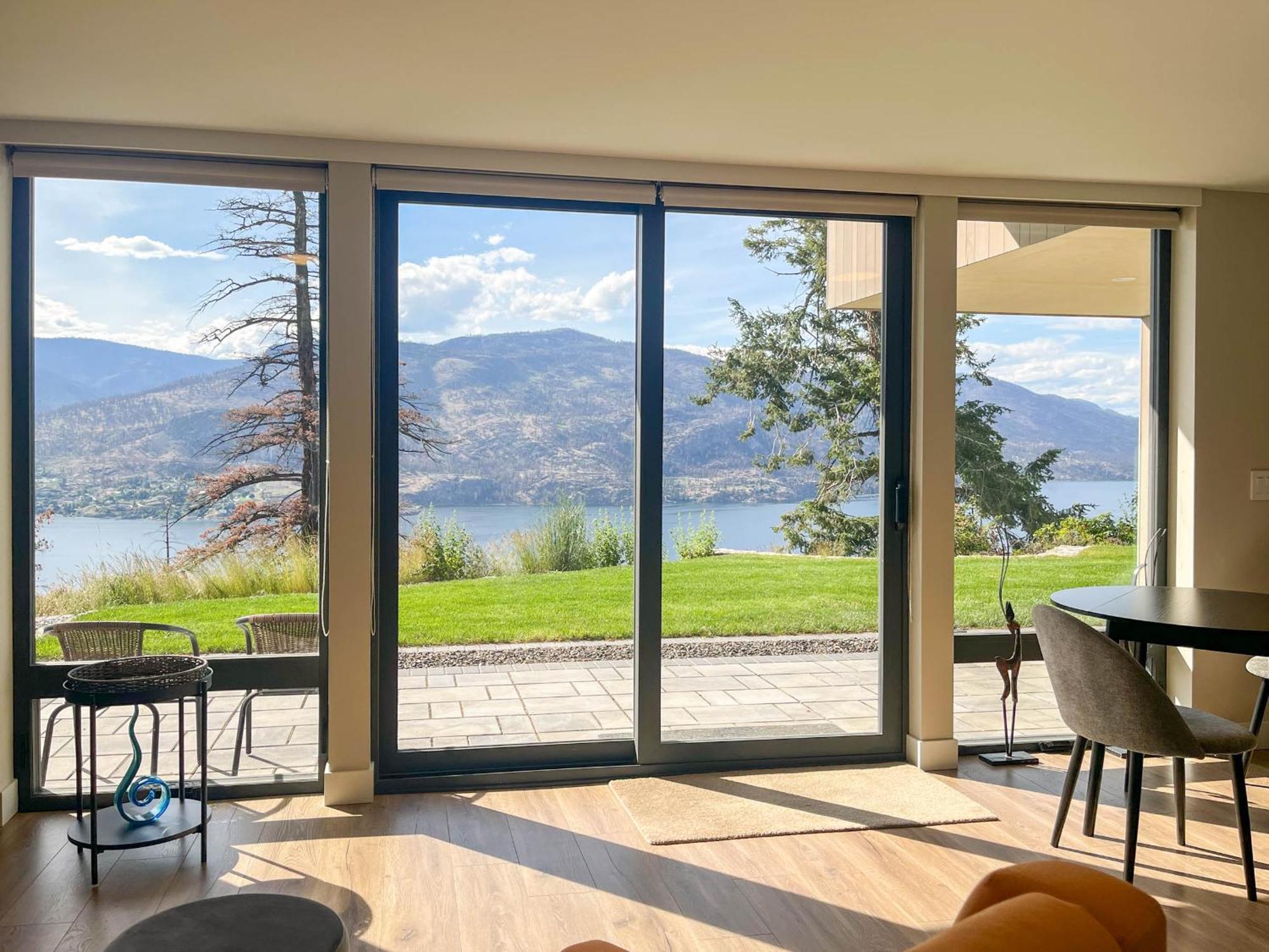 Kelowfornia Lakeview Retreat Kelowna Bagian luar foto