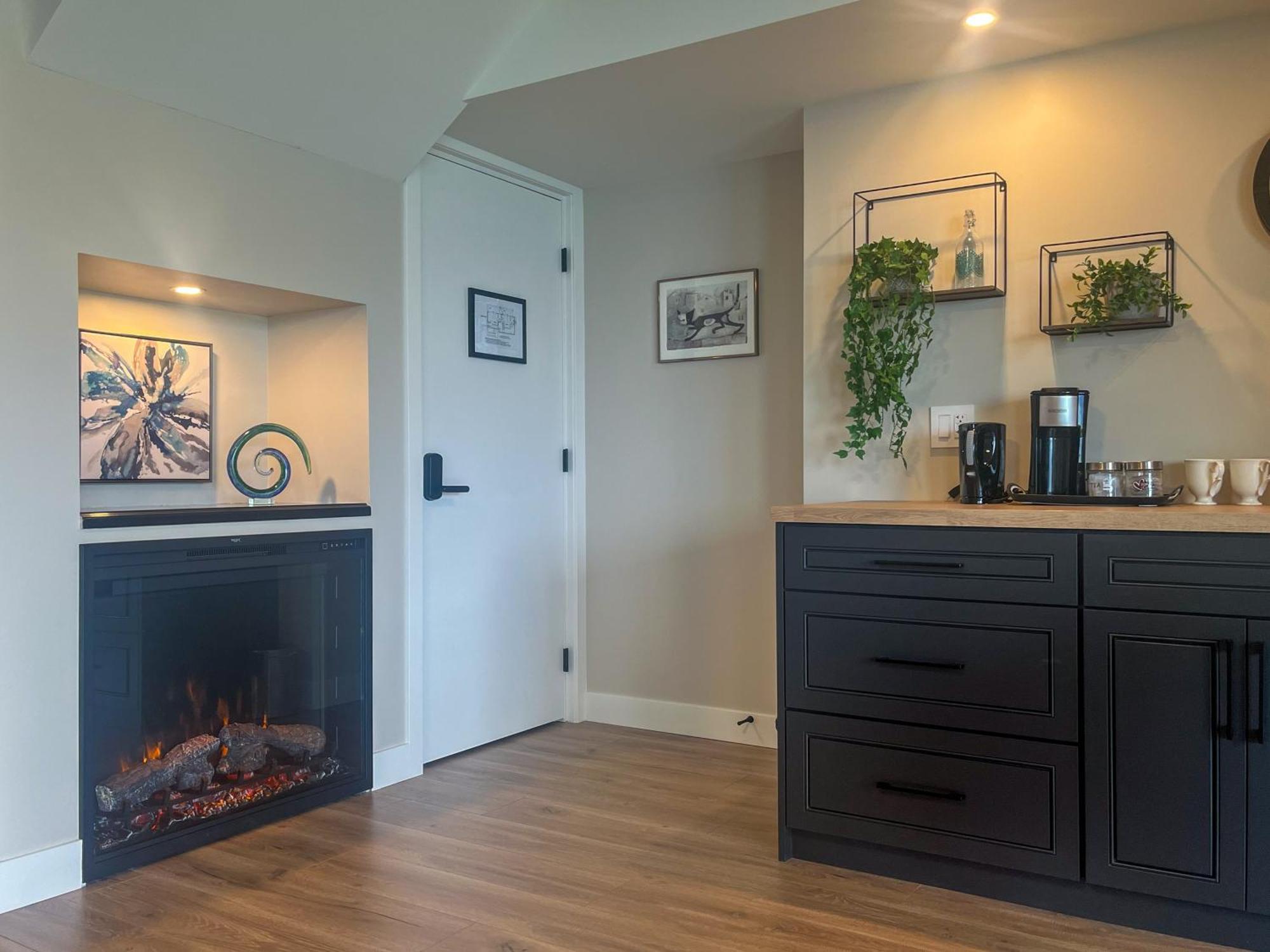 Kelowfornia Lakeview Retreat Kelowna Ruang foto
