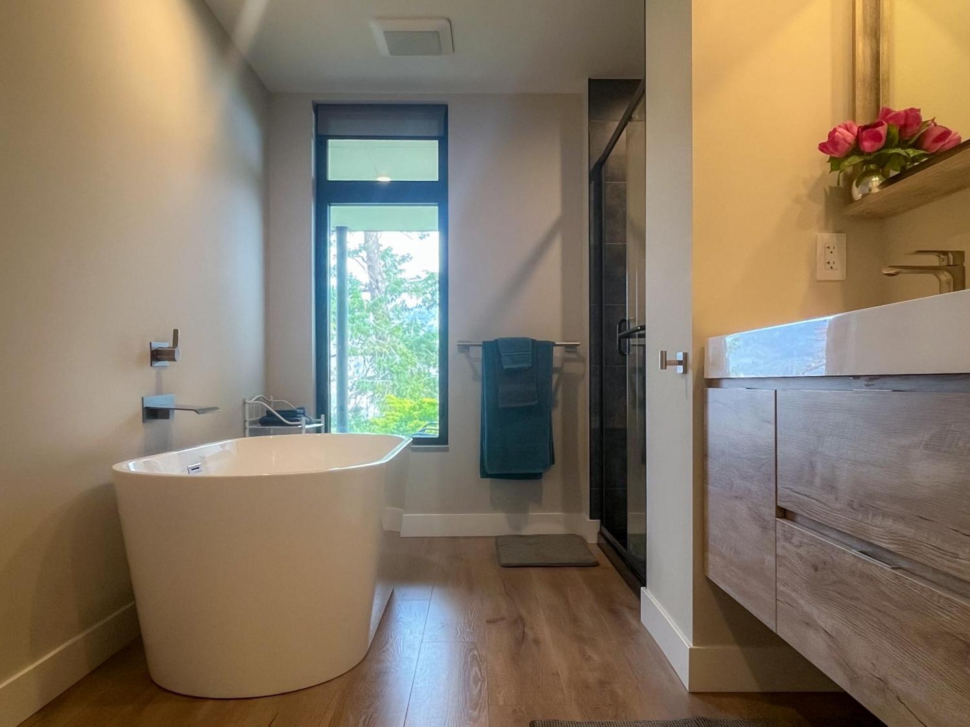 Kelowfornia Lakeview Retreat Kelowna Ruang foto