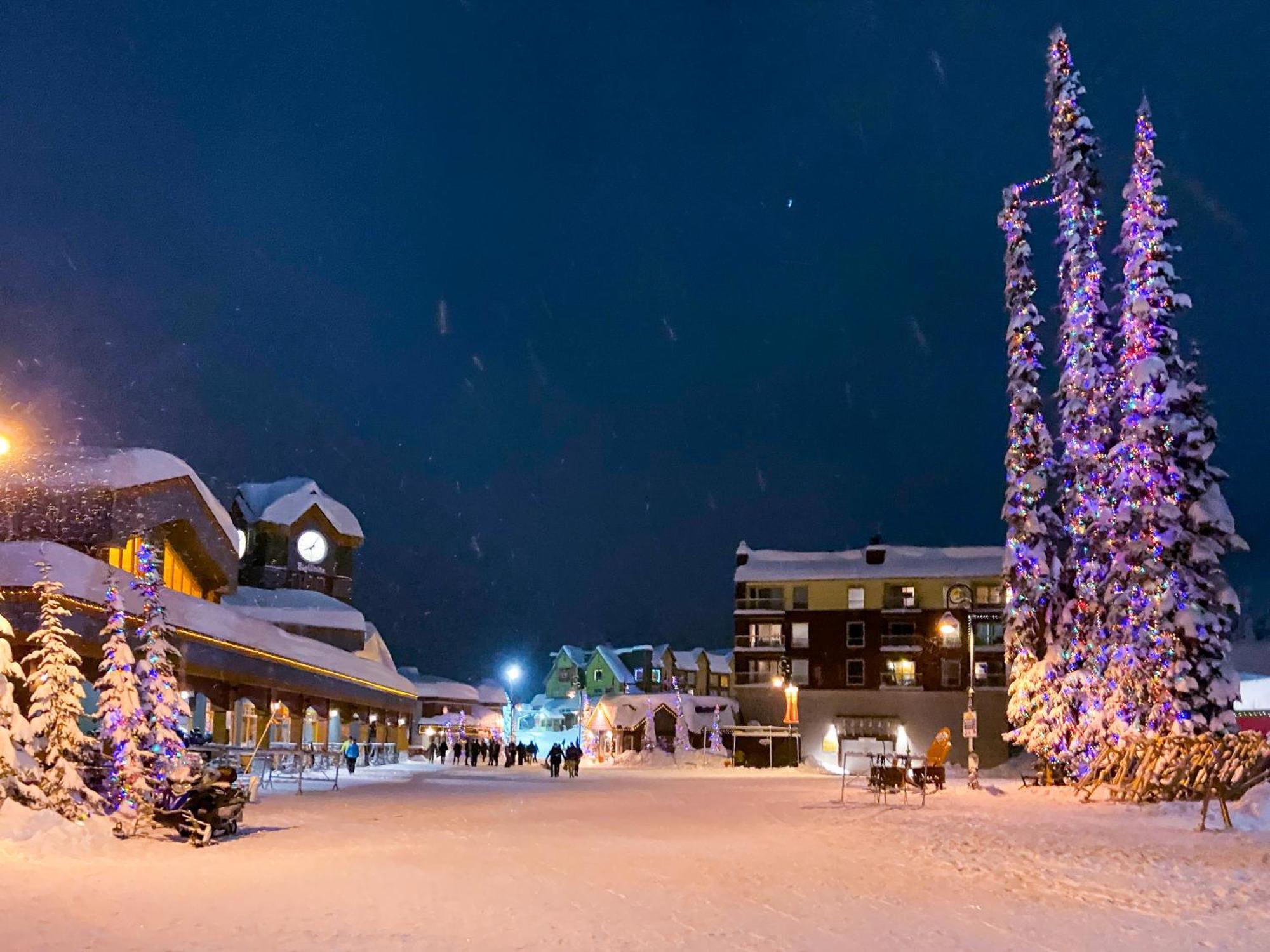Kelowfornia Lakeview Retreat Kelowna Bagian luar foto